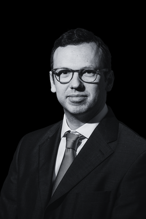 Alistair Hodgson, <small>Chartered FCSI <br>Chartered Wealth Manager</small>
